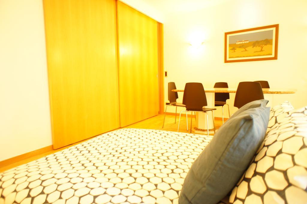 Modern Apartment Near The Bridge Lisboa Eksteriør billede