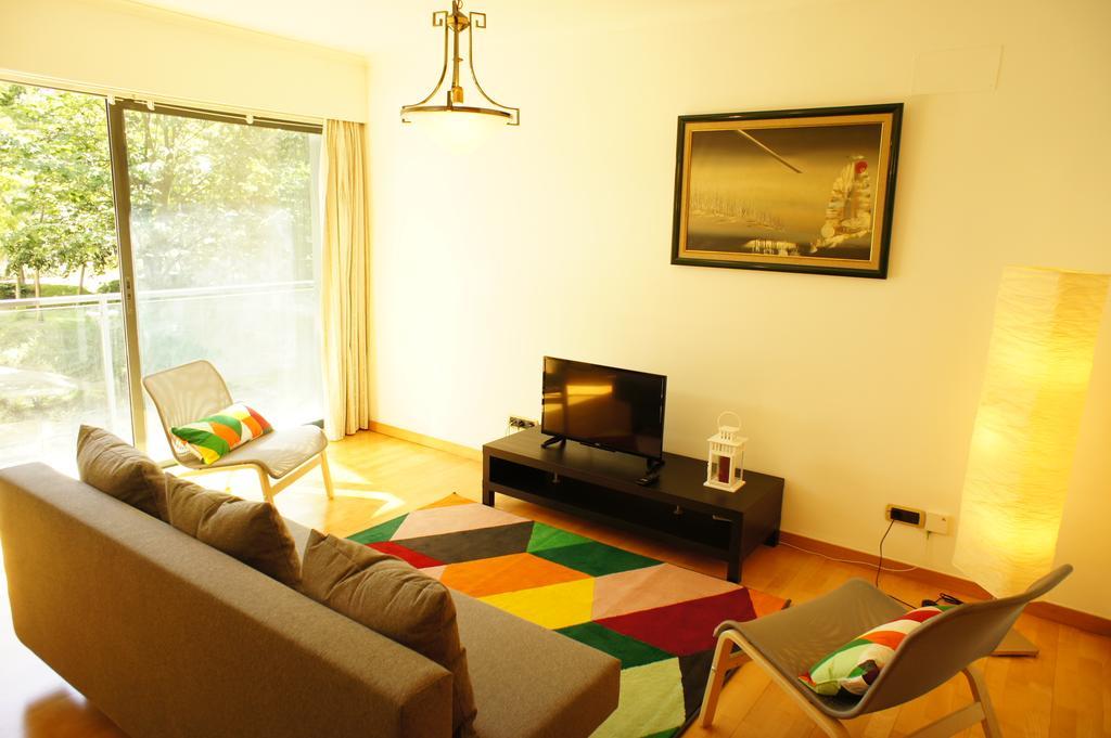 Modern Apartment Near The Bridge Lisboa Eksteriør billede